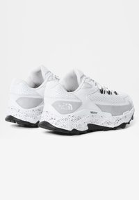 The North Face VECTIV TARAVAL - Zapatillas - WHITE/BLACK