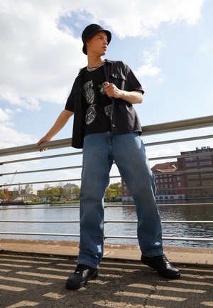 STAY LOOSE CARPENTER - Jeans relaxed fit - light indigo stonewash