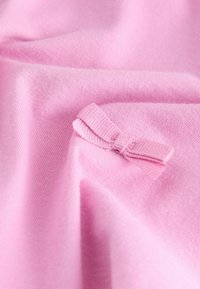 Unselected, pink
