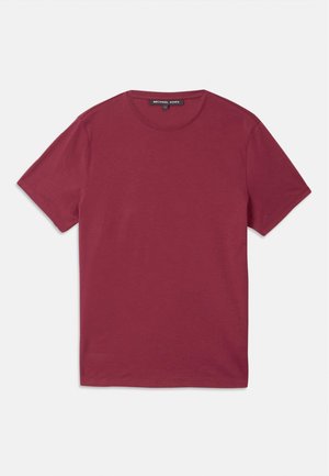 Burgundska kratka majica s kratkimi rokavi iz bombaža. Okrogli izrez s majhnim vezenim logotipom na sprednjem levem prsnem delu. Mehka tekstura.