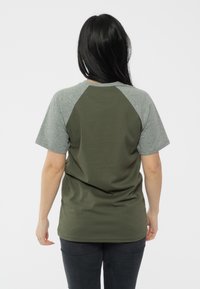 Paradiso Clothing GORILLAZ DEMON DAYS RAGLAN - Print T-shirt - green