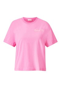 Tricou cu mânecă scurtă și guler rotund, din bumbac roz aprins. Are brodat în alb pe piept "Cocktail Club".