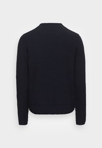 Navyblauer Strickpullover mit strukturiertem Muster, Rundhalsausschnitt, langen Ärmeln und geradem Saum. Keine sichtbaren Verschlüsse oder Akzente.