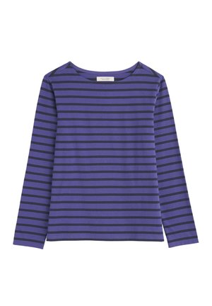 Camisa de manga larga con franjas horizontales en tonos morado y azul oscuro, escote redondo, tejido suave y un ajuste relajado.