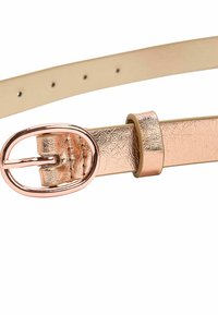 Ceinture en simili cuir rose doré métallique avec une boucle ovale, arborant une finition texturée et plusieurs trous d'ajustement le long de la sangle.