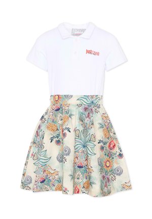Abito polo bianco con logo "Just Cavalli" sul petto e gonna colorata con stampa floreale e animalier.