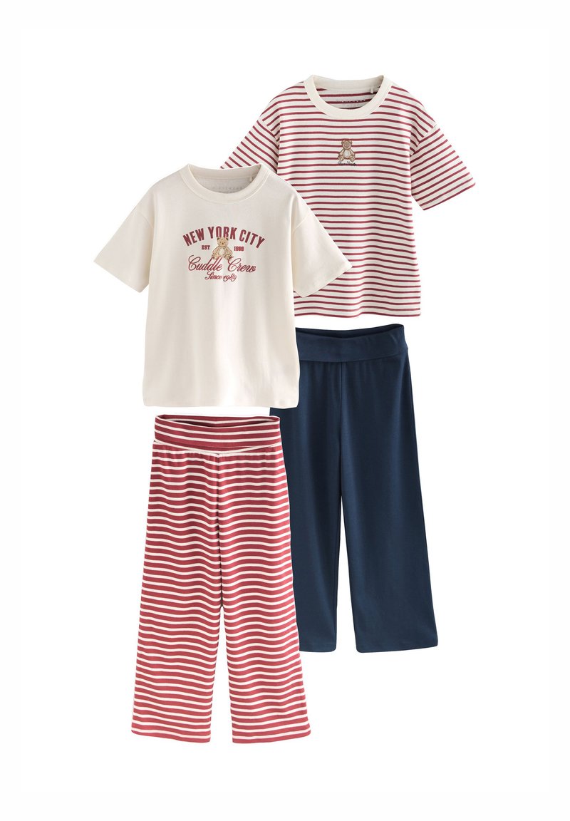 Sæt med to t-shirts og to par bukser. Hvid og rødstripet bomulds-t-shirt med grafik; marineblå bukser og røde stribede bukser med vide ben.