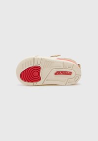 Jordan SPIZIKE UNISEX - Sportbačiai - white/fire red/desert camo/sail/light orewood brown