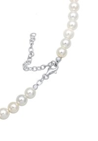 Collana di perle con perle rotonde bianche, catena in argento e chiusura. Dotata di chiusura a moschettone e catena di estensione per lunghezza regolabile.