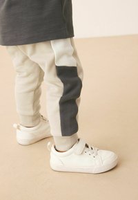 Next LONG SLEEVE COSY COLOURBLOCK AND JOGGERS SET  - Træningssæt - charcoal grey monochrome
