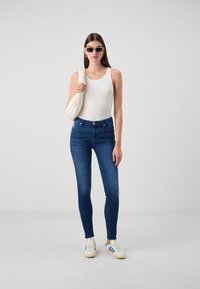 Marc O'Polo DENIM TROUSERS HIGH WAIST - Ļoti pieguloši džinsi - bright blue