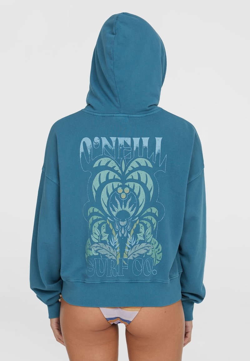 Turquoise hoodie met een grote grafische print met palmbladeren en de tekst "O'NEILL SURF CO." in retro stijl. Zacht, losvallend model.