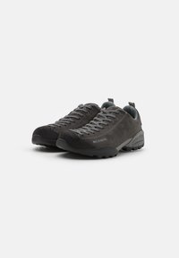 Scarpa MOJITO GTX UNISEX - Pantofi drumeție - shark