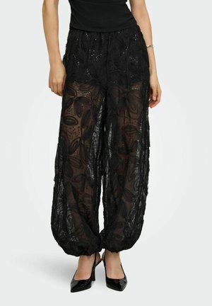 ONLY, TROUSERS ONLALVINA REGULAR FIT TROUSERS - Pantalon classique - black