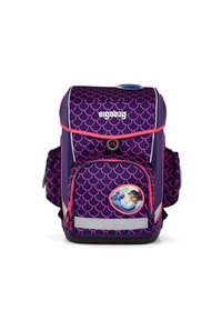 Lila Rucksack mit pinkem Muschelmuster, reflektierendem Streifen, Fronttasche mit einem kreisförmigen Meerjungfrau-Motiv, verstellbaren Trägern und Seitentaschen.