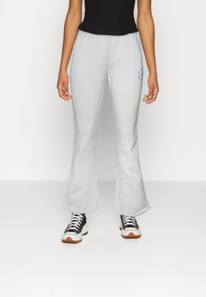 Nike Sportswear TREND - Calças de fato de treino - photon dust