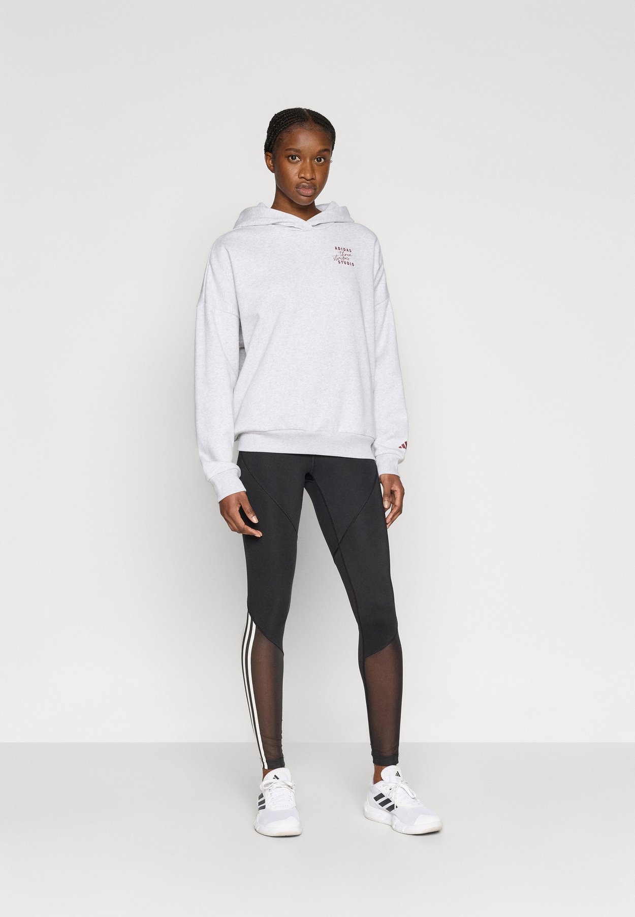 3 STRIPES STUDIO