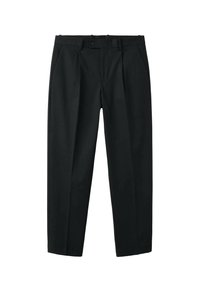 Czarne klasyczne spodnie z suwakiem i zapięciem na guzik, bocznymi kieszeniami, szlufkami na pasek oraz przodowymi plisami.