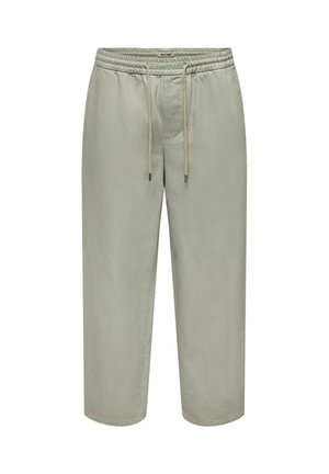 Jasnoszare spodnie o szerokich nogawkach z elastycznym pasem i beżowym sznurkiem, z ozdobnym szwem z przodu i długością do połowy łydki.