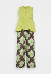 PLEATED CAMI - Pyjama - cocoa/lime