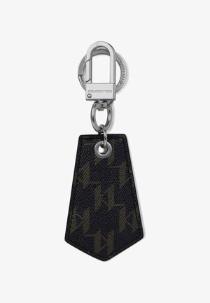 Porte-clés en cuir avec une surface à motif foncé, doté d'un fermoir en métal argenté et d'un anneau porte-clés, en forme de diamant avec des extrémités pointues.