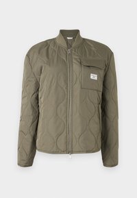 Kijelölve, olive light green