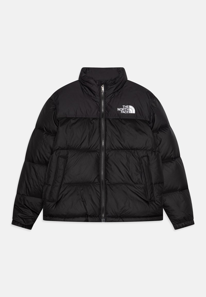 Casaco tipo puffer preto com colarinho alto, fecho de zip e punhos elásticos. Apresenta um logotipo branco em destaque no lado esquerdo do peito e um design acolchoado.