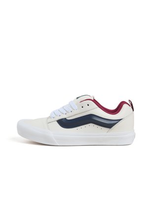 KNU SKOOL UNISEX - Skate shoes - wtm varsity white multi