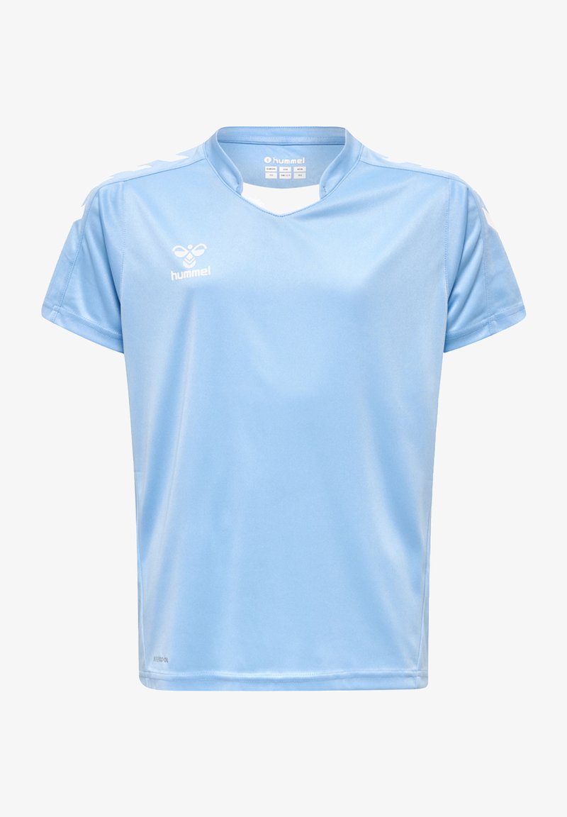 Ljusblå kortärmad sporttröja i slät syntetisk material. Har en v-ringning och vitt logotyp på bröstet samt axelaccenter.