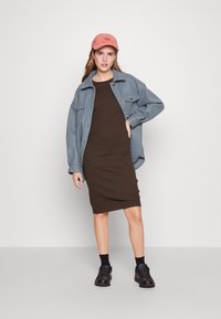 Vero Moda Petite VMLAVENDER  - Vestido de dia - coffee bean