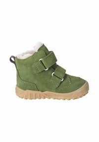 Botte enfantine en daim vert avec semelle en caoutchouc beige, deux bandes velcro, et doublure en polaire blanche, vue de profil.