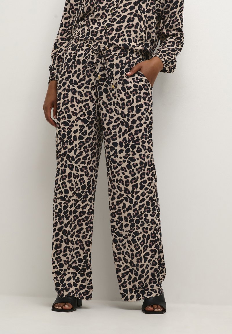 Kaffe KAMARTA WIDE Bukser leopard print/brun Zalando.dk