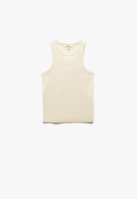 Cremefarvet, ribbet tanktop med brede stropper og rund udskæring. Blød tekstur med en tætsiddende pasform, velegnet til afslappet brug.