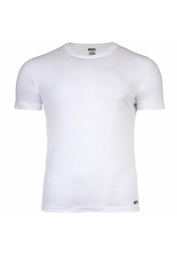 T-shirt bianco a maniche corte realizzato in morbido cotone, con scollatura rotonda e un piccolo'etichetta di marca vicino all'orlo inferiore.