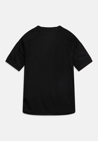 Mustahi kemeja dengan lengan pendek yang terbuat dari kain ringan, memiliki leher bulat dan tekstur yang halus serta lembut tanpa logo atau pola yang terlihat.