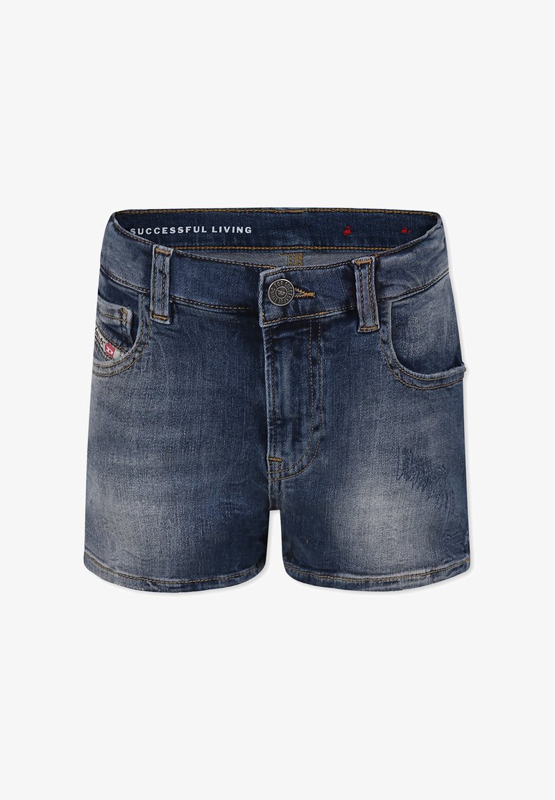 Shorts in denim, blu scuro, taglio classico con effetto usurato. Presenta tasche frontali, chiusura con bottone metallico e etichetta cucita in vita.