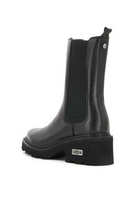 Cult BEATLES  - Kozaki na platformie