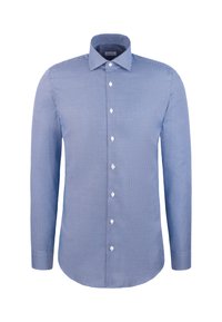 Camicia da uomo a maniche lunghe, a quadri blu con bottoni bianchi, colletto alla francese e polsini abbottonati su sfondo bianco.