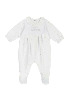 Jumpsuit bianco per bambini con colletto arricciato, decorato con la scritta "amore" in lettere argentate, un fiocchetto decorativo e piccole macchie argentate su tutto il tessuto.