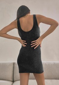 Self. SEAMFREE SLEEVELES  - Robe fourreau - grey