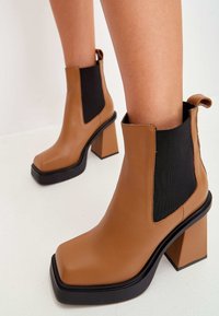 Cesare Gaspari Botines con plataforma - brown