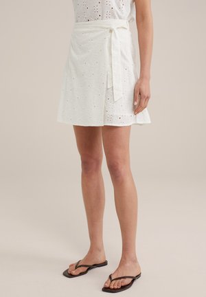 WE Fashion Falda acampanada - white