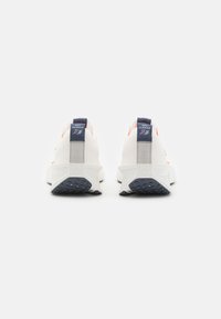 Nike Performance INTERACT RUN - Trail running shoes - sail/total orange/platinum tint/summit white/thunder blue/light iron ore