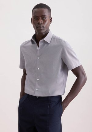 SCHWARZE ROSE - Skjorter - beige