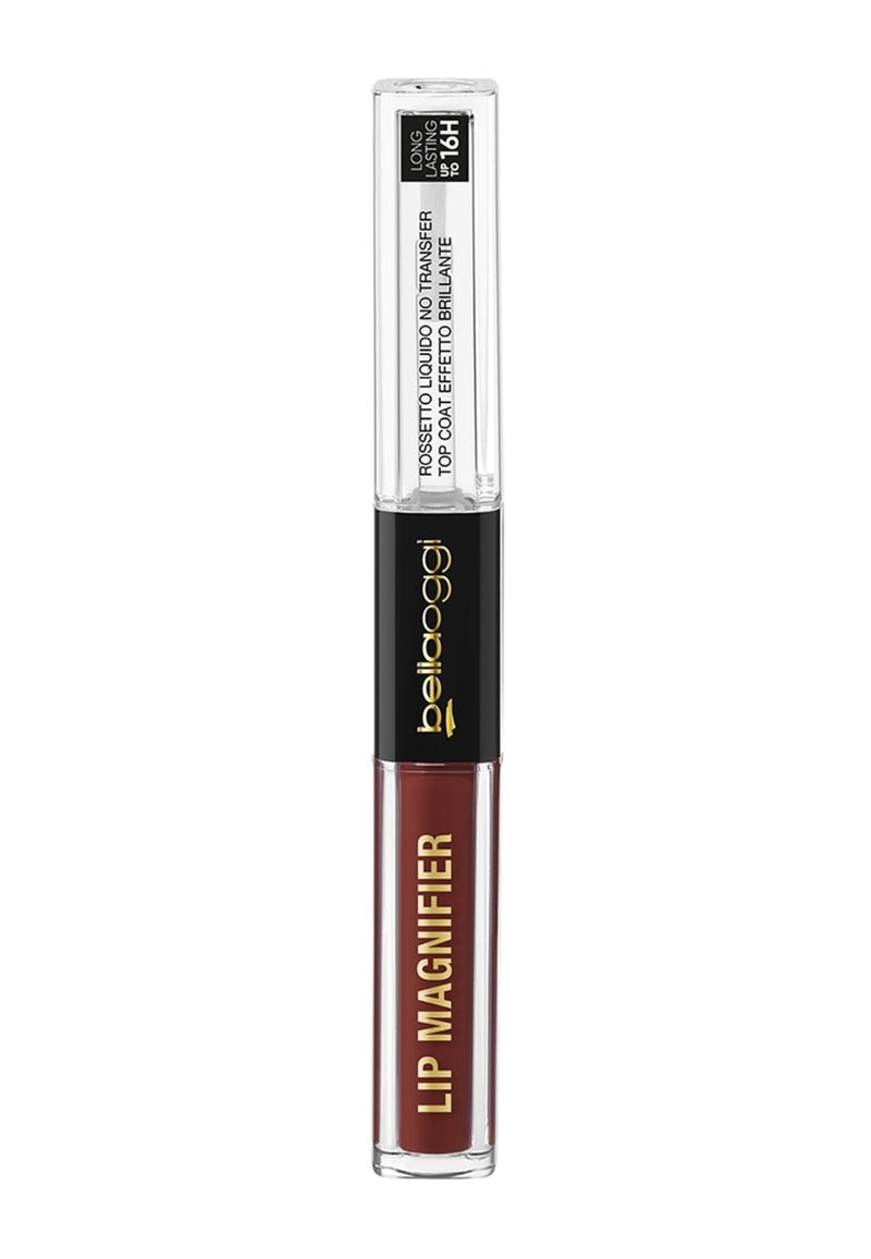 Rossetto liquido in un tubo trasparente con tappo nero. Colore rosso scuro etichettato "LIP MAGNIFIER." Caratterizzato da una formula no transfer, che dura fino a 16 ore.