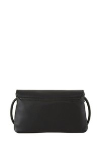Borsa a tracolla nera in pelle con una texture liscia, forma rettangolare, patta pieghevole e due manici arrotondati sui lati.