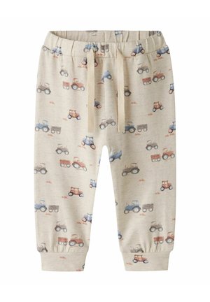 Beige Kleinkinderhose mit elastischem Bund und Bündchen, versehen mit einem Muster aus kleinen blauen, roten und grauen Traktoren, die Anhänger ziehen.