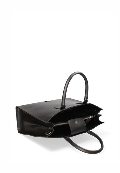 Borsa a tote nera in pelle con doppio manico, design aperto, tasca con zip e caratteristiche minimaliste. Texture liscia; nessun motivo o dettaglio visibile.