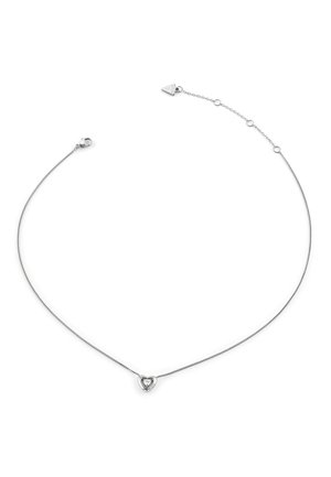 Collier délicat en chaîne argentée avec un petit pendentif en forme de cœur comprenant une pierre centrale claire et un fermoir réglable.
