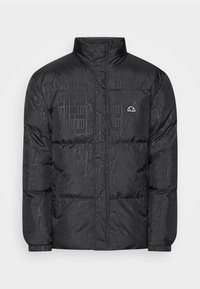 Czarna pikowana kurtka puchowa z wysokim kołnierzem, z delikatnym geometrycznym wzorem i przednimi kieszeniami. Materiał wydaje się błyszczący, z ocieplającą wyściółką.